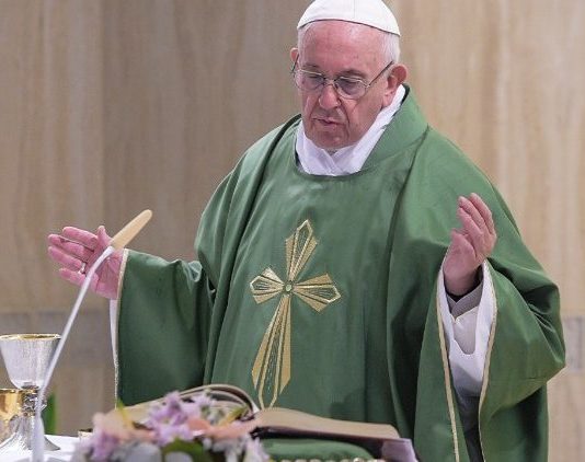 Papa Francisco. 'La tibieza espiritual transforma nuestra vida en un cementerio'