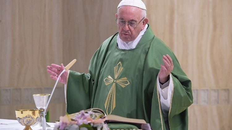 Papa Francisco. 'La tibieza espiritual transforma nuestra vida en un cementerio'