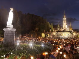 Poderosa Oración de la noche a la Virgen de Lourdes