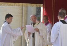 Papa Francisco (Angelus): diálogo sincero para Siria y paz social en Ecuador