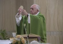 Papa Francisco: "Atención a no elegir la ideología por encima de la fe"