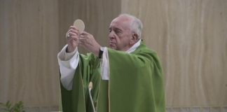 Papa Francisco: "Atención a no elegir la ideología por encima de la fe"