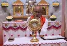 INDIA / El rostro de Jesús aparece en una hostia consagrada