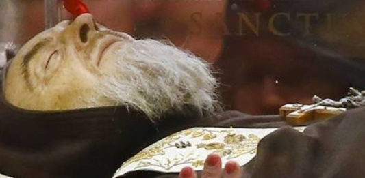 Oración de la noche al Padre Pio