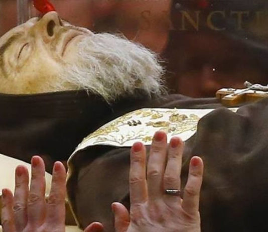 Oración de la noche al Padre Pio