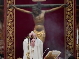 In Coena Domini. El Papa a los sacerdotes: déjense lavar los pies