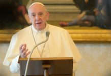 Papa Francisco en el Regina Coeli