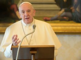 Papa Francisco en el Regina Coeli