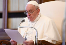 El Papa: ninguna tolerancia para el racismo, pero no a la violencia