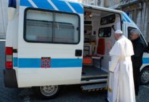 Vaticano. Las personas sin hogar también tienen su propia ambulancia