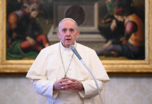 El Papa Francisco: "Renuevo mi cercanía a las víctimas de todo abuso"