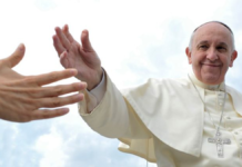 El Papa envió un video mensaje 'Dios nos salva...'